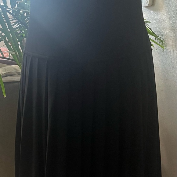 Pleated tennis dress - Picture 7 of 10